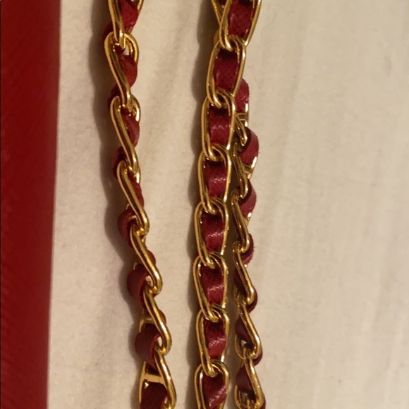 Red Prada bag - Picture 2 of 6